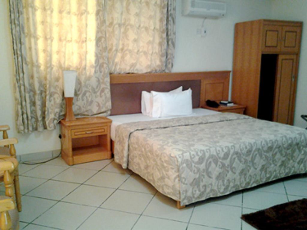 Sunset Hotel Kumasi Oda fotoğraf